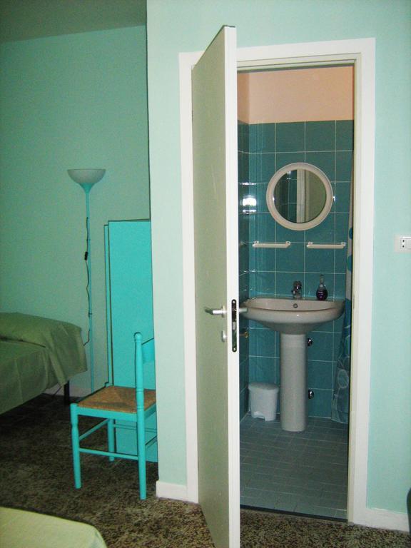 Rivazzurra Di Rimini Sirenapop Concept B&B الغرفة الصورة